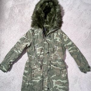 Zara womens Green Camouflage Coat with Faux Fur Hood and insulation